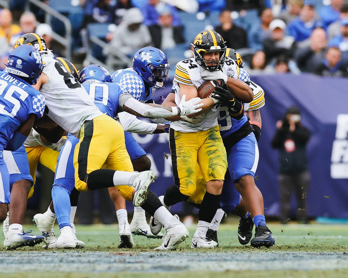 HawkeyeFBNotes's tweet image. Iowa is 1-of-5 power four programs to have not had a losing season since the beginning of the College Football Playoff era.
#Hawkeyes