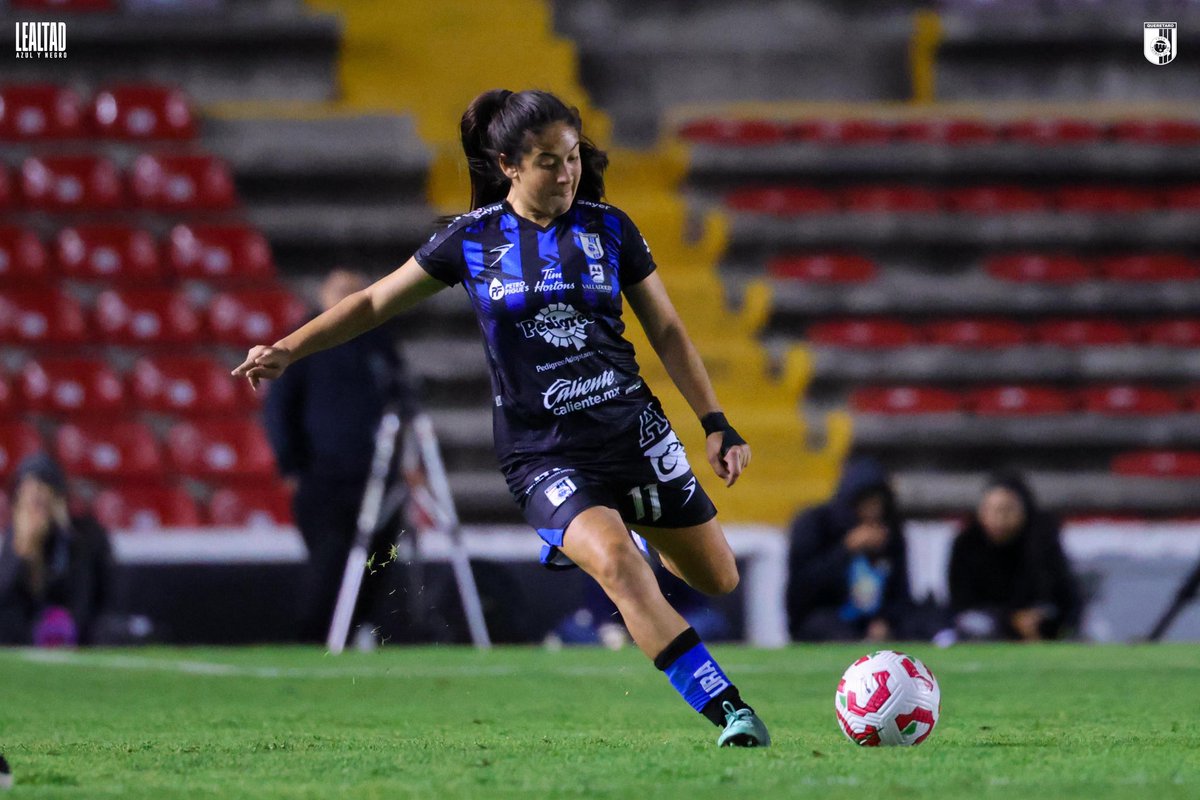Para ser futbolista se necesita coraje, disciplina, constancia y muchísimo esfuerzo. 🐓

El trabajo es la clave. 🔵⚫️

#LealtadAzulyNegro