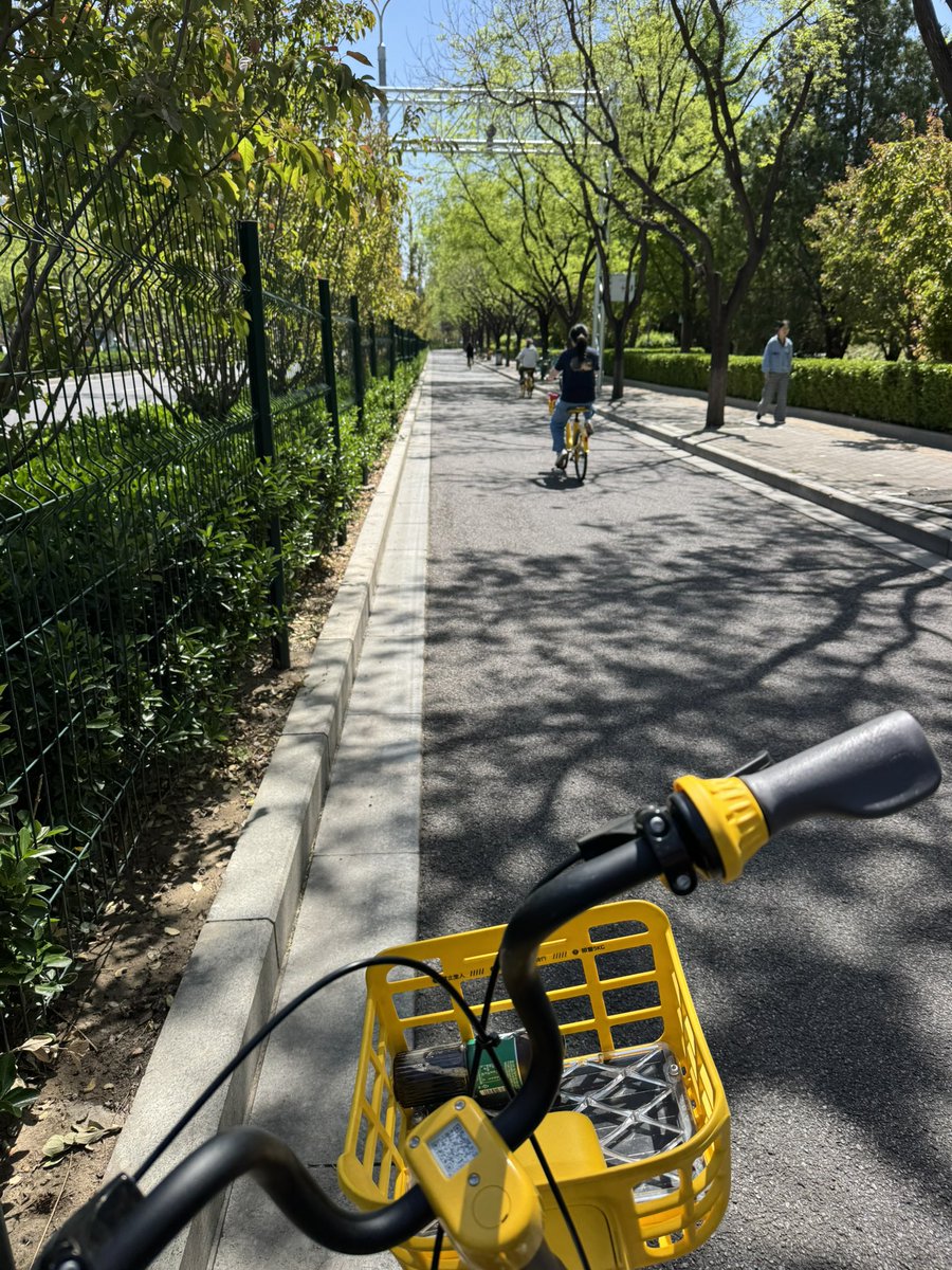 Traveler tweet media