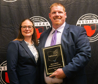 🏆🙌Congratulations to Brian Hiscox on winning the Northeast Ohio Interscholastic Athletic Administrators Association Athletic Director of the Year award! 
Full story at the link below.

tinyurl.com/2vhv9r3t