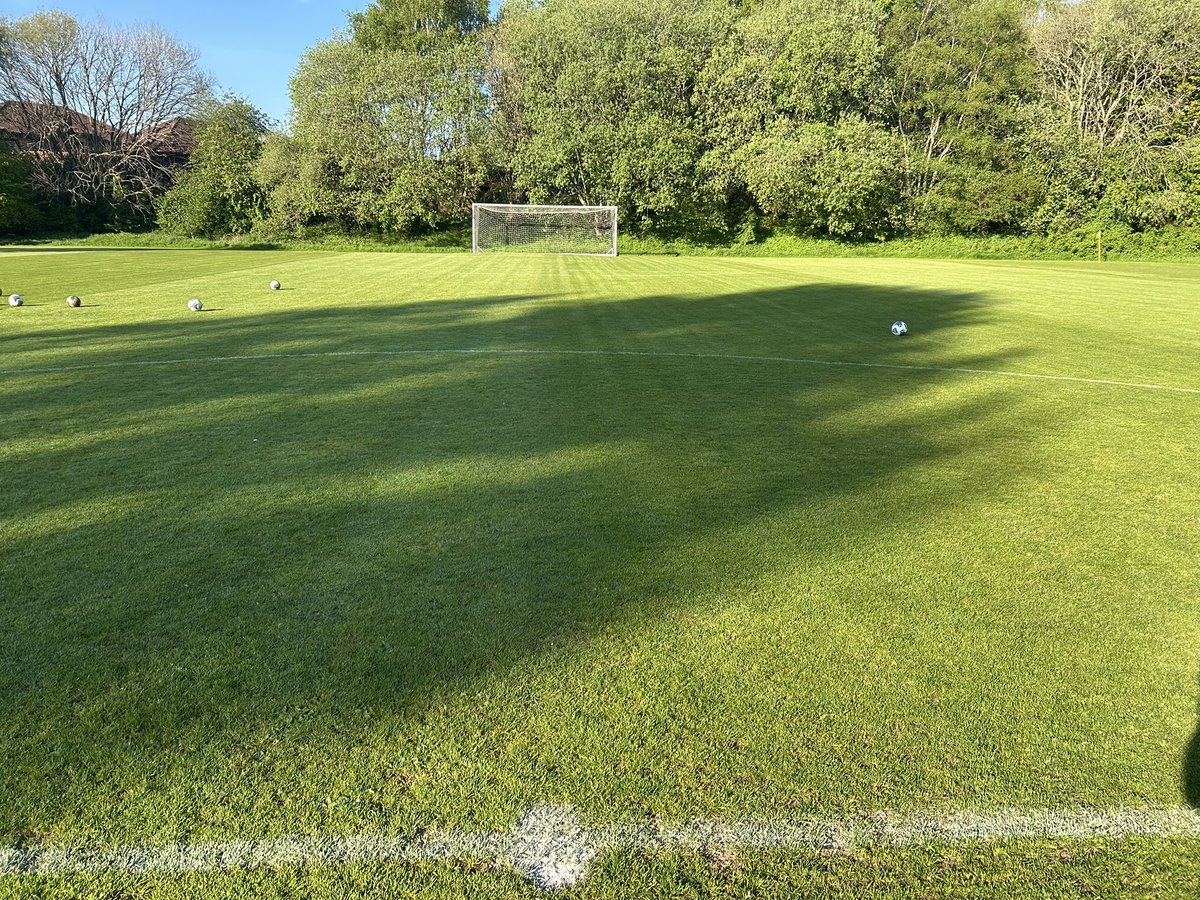 ForFoxSakeRef (@foxiola) on Twitter photo Surface at Giffnock North superb for end of a season. Giffnock North 1-2 EKYM in <a href="/CaledonianAFA/">CaledonianLeague</a> last night ⚽️ Surface at Giffnock North superb for end of a season. Giffnock North 1-2 EKYM in <a href="/CaledonianAFA/">CaledonianLeague</a> last night ⚽️