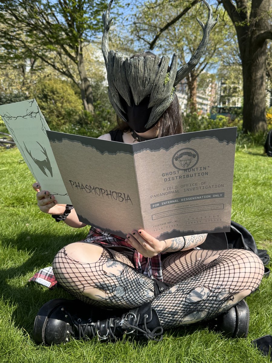 I GOT HEAT EXHAUSTION
                 at the park 
                         
              like actually 
        it was for <a href="/PlayPhasmo/">Phasmophobia</a> 
well, they didn't ask me to do it
i thought it'd be a cool #ad/#gift moment
#cursedhollow
thank you <a href="/YRSTRULYUK/">YRS TRULY</a> <a href="/KineticGamesDev/">Kinetic Games</a>