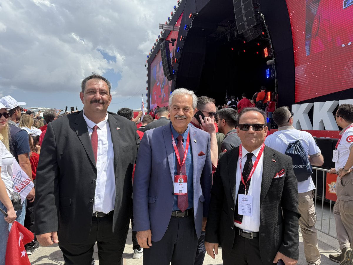 hayriorcan's tweet photo. Festival alanına ulaşmakta zorluk yaşasakta mahşeri kalabalık içerisinde Türkiyemizin Uzay ve Savunma sanayi teknolojisinde nereye geldiğini yakınen görme fırsatı bulduk. Emeği geçenleri kutluyorum

#TEKNOFESTKKTC https://t.co/vblXXuGEvT