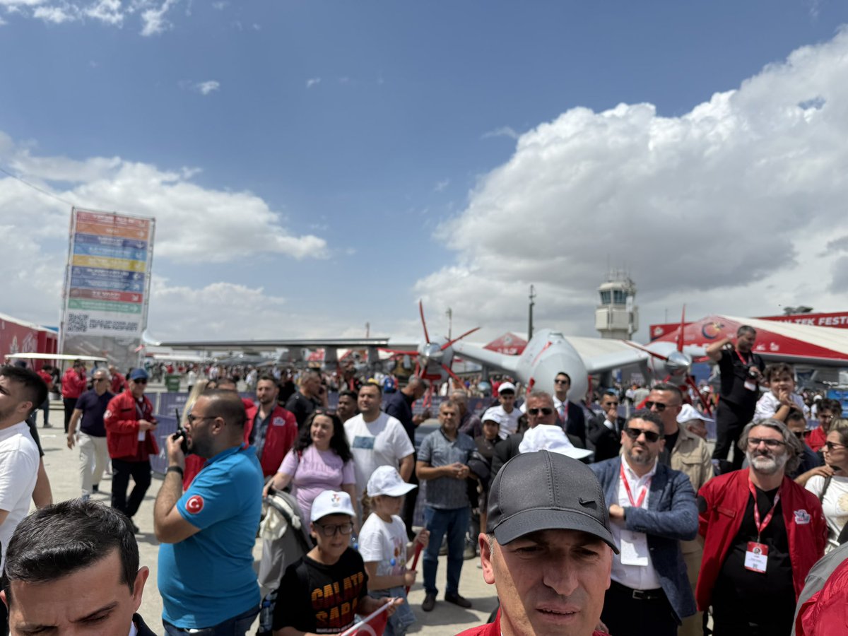 Festival alanına ulaşmakta zorluk yaşasakta mahşeri kalabalık içerisinde Türkiyemizin Uzay ve Savunma sanayi teknolojisinde nereye geldiğini yakınen görme fırsatı bulduk. Emeği geçenleri kutluyorum

#TEKNOFESTKKTC
