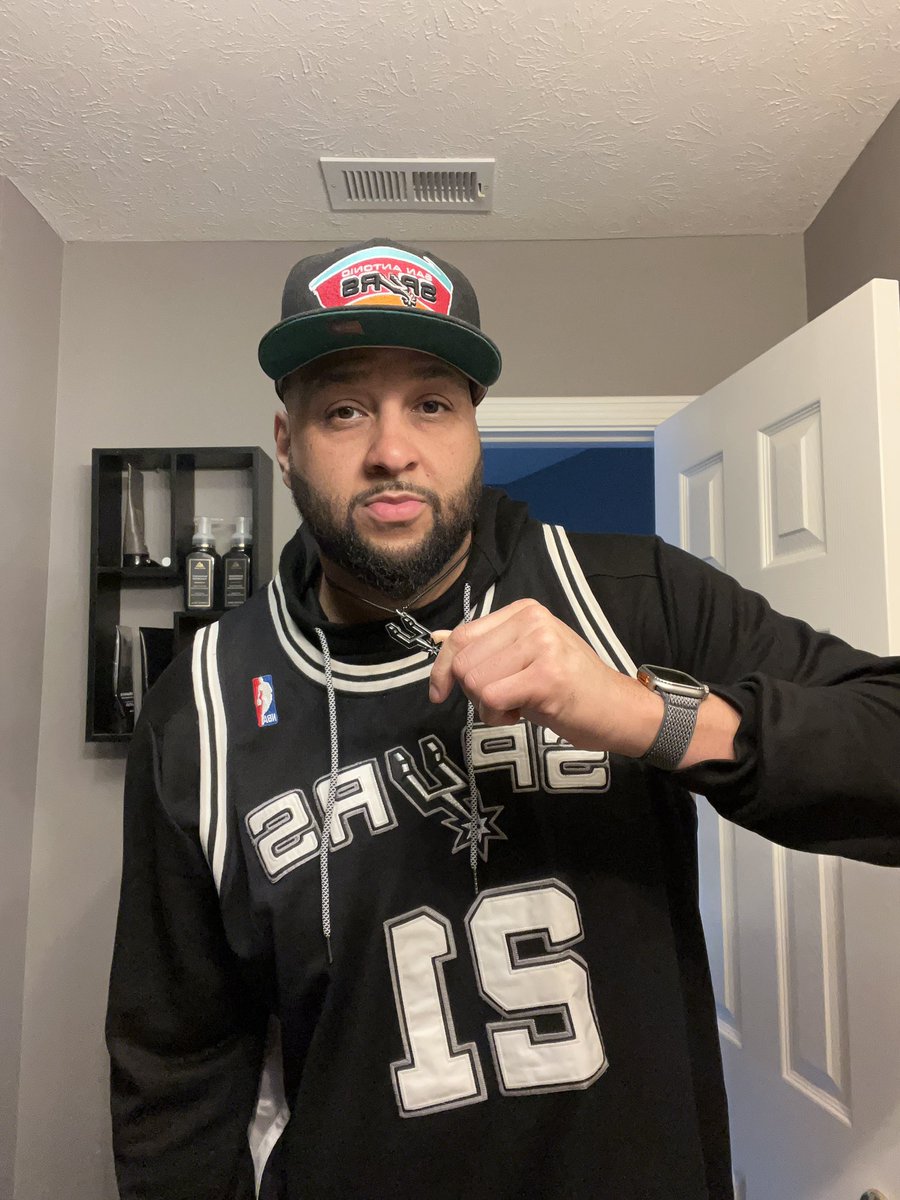 NewEraNoah's tweet image. Quote tweet a photo that proves you're a fan of your favorite team 📷 

#SpursNation