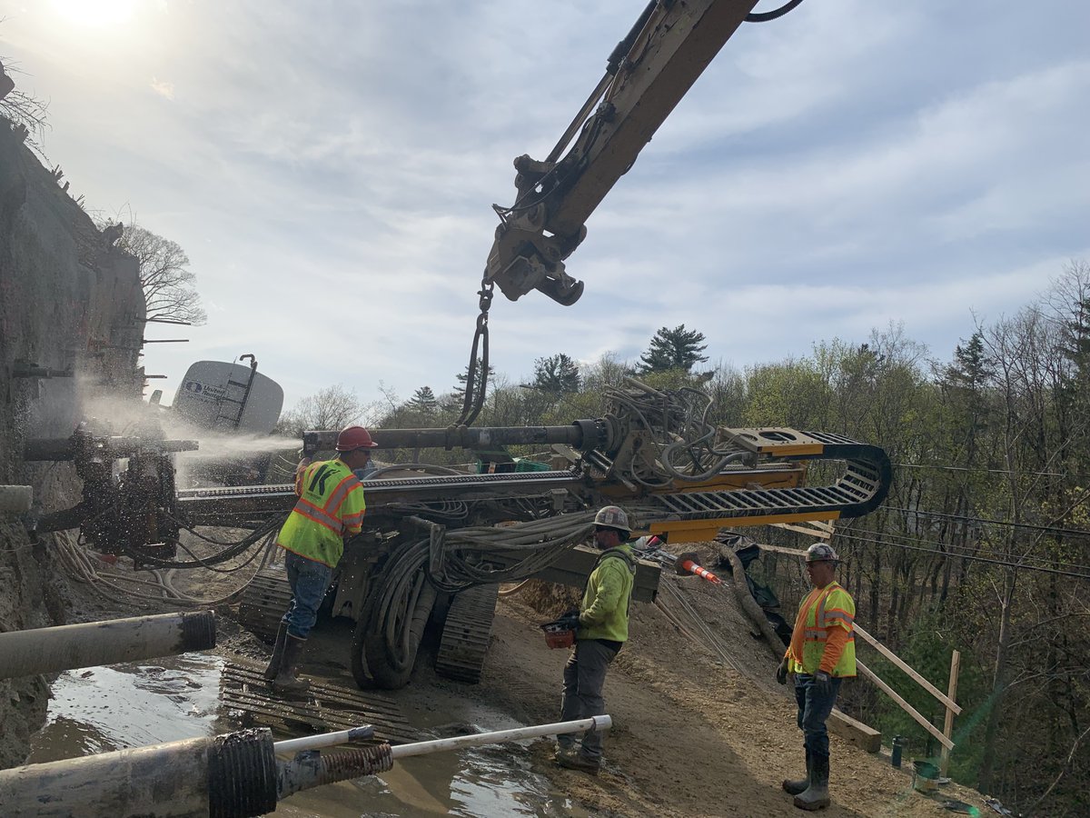 The team at Drilling Support Solutions proves once again there aren't many places a KLEMM can't drill! This 801-3GS was drilling tie-backs recently in Norfolk, CT. 📸 by Bill Davis of Drilling Support Solutions