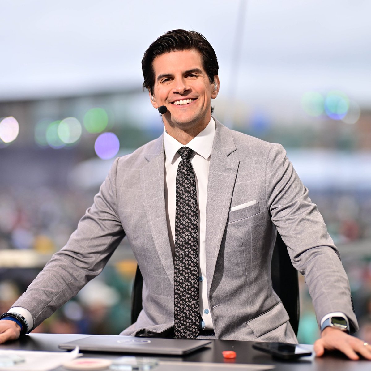 StateAndLiberty's tweet photo. @NFL Draft best dressed at the desk and there's no debate. We loved seeing so much S&L walking around Green Bay. #athleticfit #stretchsuits https://t.co/UKMXpNgg7o