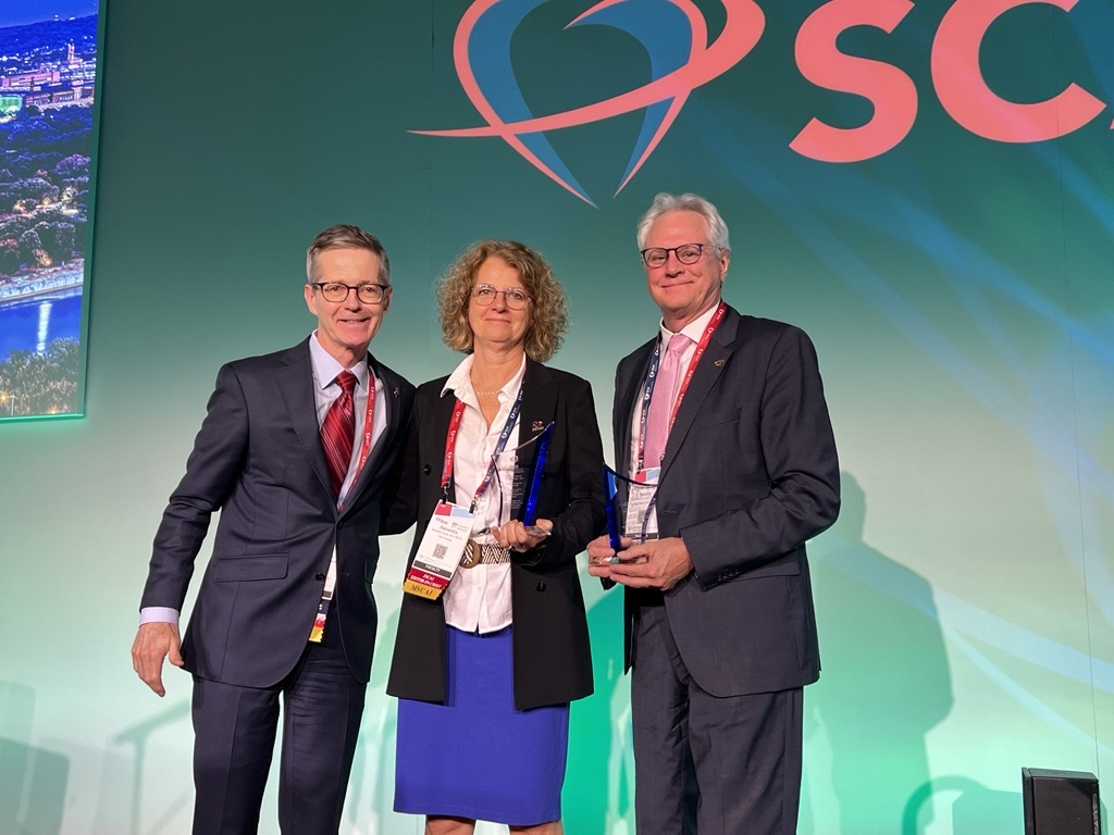 MyJSCAI (@myjscai) on Twitter photo 🏆Huge congratulations to <a href="/SCAI/">SCAI</a> Past President, <a href="/HenrytTimothy/">Timothy Henry</a> & #JSCAI Editor-In-Chief <a href="/AlexandraLansky/">Alexandra Lansky</a> on receiving the prestigious Mason Sones Award at #SCAI2025!👏🎉
A well-deserved honor for their outstanding contributions💙
➡️bit.ly/3GyWx9w
<a href="/YCRG_Yale/">Yale Cardiovascular Research Group</a> <a href="/YaleIMed/">Yale Internal Medicine</a> 🏆Huge congratulations to <a href="/SCAI/">SCAI</a> Past President, <a href="/HenrytTimothy/">Timothy Henry</a> & #JSCAI Editor-In-Chief <a href="/AlexandraLansky/">Alexandra Lansky</a> on receiving the prestigious Mason Sones Award at #SCAI2025!👏🎉
A well-deserved honor for their outstanding contributions💙
➡️bit.ly/3GyWx9w
<a href="/YCRG_Yale/">Yale Cardiovascular Research Group</a> <a href="/YaleIMed/">Yale Internal Medicine</a>