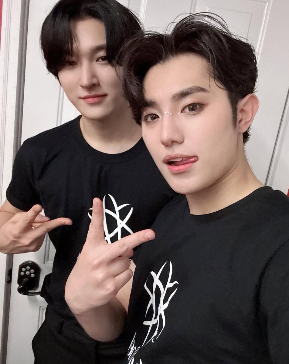 vampir3fairy's tweet photo. #lyOnselcaday #OnlyOneOf #OOOSelcaDay https://t.co/KPYyYI7S3y