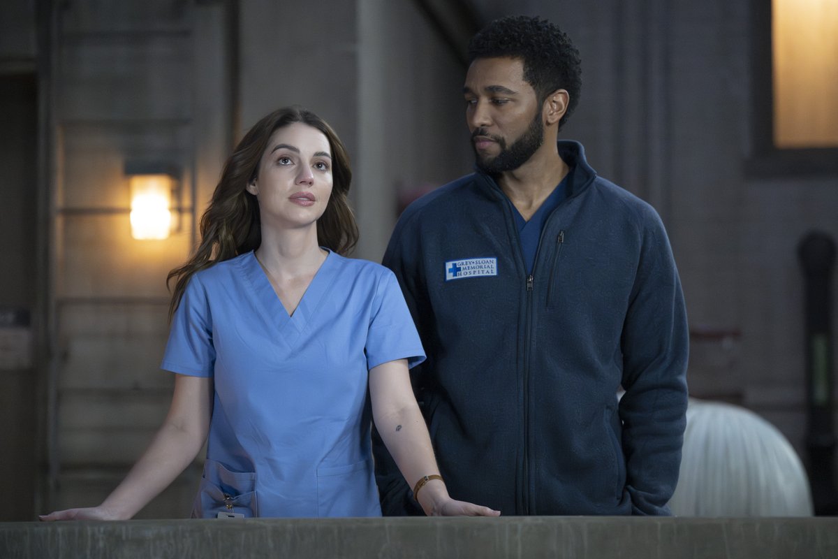 AdelaideKaneFR's tweet photo. GREY'S ANATOMY┊21x15 "Bust Your Windows" episodic stills

📸 https://t.co/KU2OTep9dO https://t.co/ThBrEQdNwO
