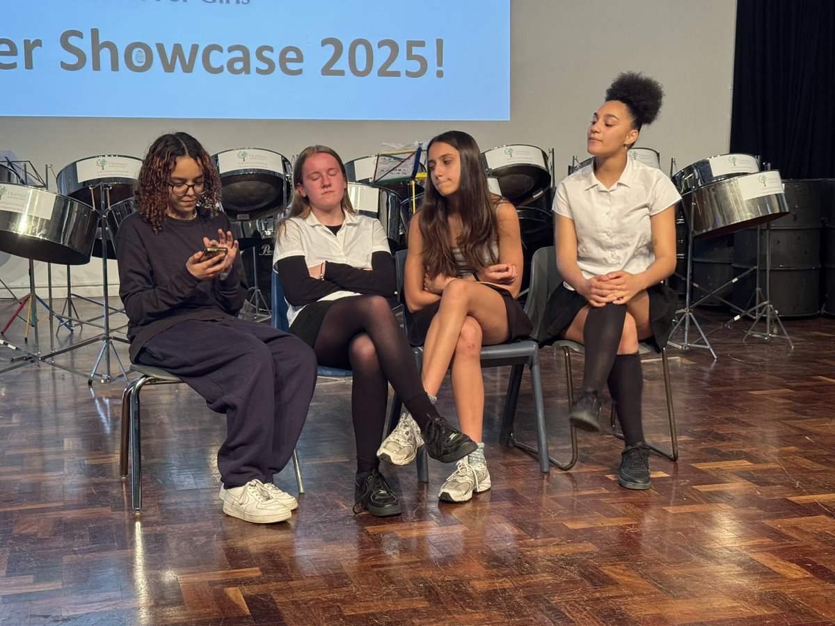 stemhsg's tweet photo. And it’s a good night from….. @HornseySchool https://t.co/mvLNtt86CD