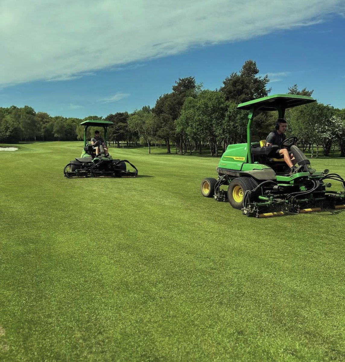 JacobShellis's tweet image. This afternoon was spent over @GreatBarrGreens catching up with CM Dave Stewart 

As we’re starting to see an increase in growth across the course it was a good time to have a look at unit set up especially on greens where those pesky seed heads are starting to appear, some…