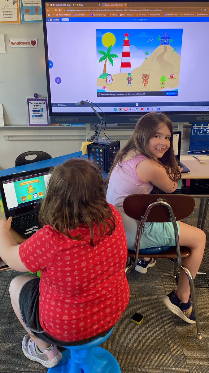 MrsKellerHPSD's tweet photo. Pretending we’re at the beach today @nearpod applying what we’ve learned about #naturalResources from #Earth 🌎 #TimeToClimb #HPSDawesome 💧🌳 https://t.co/JjJQOleWEo