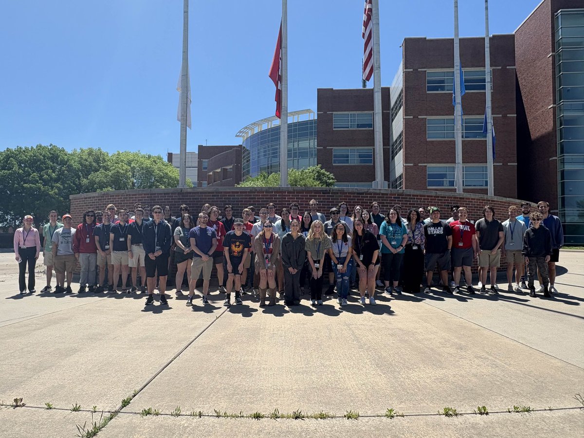 danielle__wx's tweet photo. One week from tomorrow we will all officially be degreed meteorologists!! Thanks for all the amazing memories class of 2025 :) https://t.co/FYxeVuP0eG