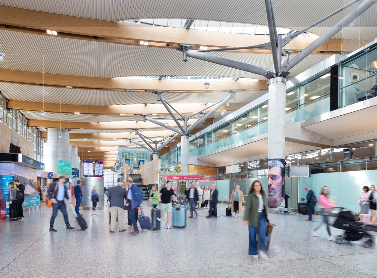 We're expecting 62,500 passengers this May Bank Holiday weekend, which is +20% compared to the same weekend last year! 🛫 

We like to ensure that all our passengers have a smooth and hassle-free experience, so here are a few important tips for anyone flying over the coming days.