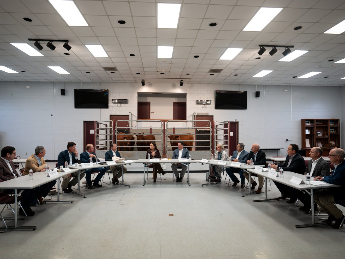 Animal Science-TAMU (@tamuansc) on Twitter photo This week we had the honor of hosting <a href="/SecRollin/">Secretary Brooke Rollins</a> & leaders with <a href="/TSCRA/">TSCRA</a> for a roundtable discussion on eradicating the new world screwworm.
We strive to be the global leader in advancing animal agriculture through science-based innovation, education & outreach! #ANSCExcellence This week we had the honor of hosting <a href="/SecRollin/">Secretary Brooke Rollins</a> & leaders with <a href="/TSCRA/">TSCRA</a> for a roundtable discussion on eradicating the new world screwworm.
We strive to be the global leader in advancing animal agriculture through science-based innovation, education & outreach! #ANSCExcellence