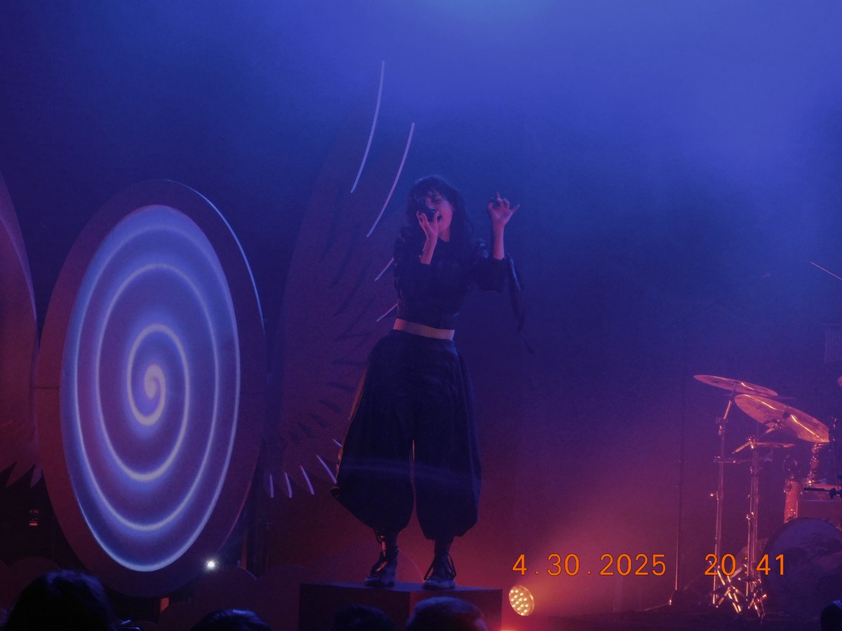 whokilledtom's tweet photo. Magdalena Bay 4/30/25 in New Haven 🦋💥 https://t.co/Av3Tgdc4da