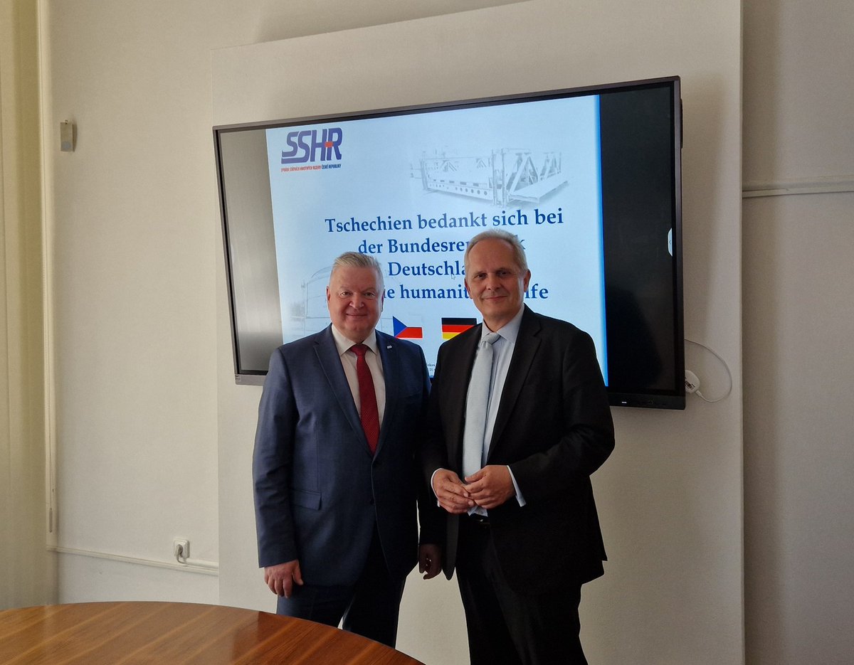 @rezervy_SSHR (@rezervy_sshr) on Twitter photo Předseda SSHR Pavel Švagr se setkal s velvyslancem Spolkové republiky Německo, <a href="/velvyslanec_SRN/">Andreas Künne</a> Andreasem Künne. Předmětem setkání bylo zejména navázání spolupráce mezi SSHR a německými institucemi zabyvajícími se krizovou připraveností. Předseda SSHR Pavel Švagr se setkal s velvyslancem Spolkové republiky Německo, <a href="/velvyslanec_SRN/">Andreas Künne</a> Andreasem Künne. Předmětem setkání bylo zejména navázání spolupráce mezi SSHR a německými institucemi zabyvajícími se krizovou připraveností.