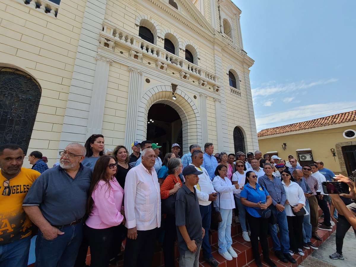 Federación Venezolana de Maestros tweet media