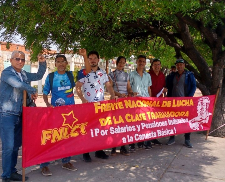 #Anzoategui Piquete clasista en la plaza Bombón Barcelona rechazando la política antiobrera, hambreadora y neoliberal de la cúpula PSUV-Fedecamaras 
#1DeMayoEnLaCalle