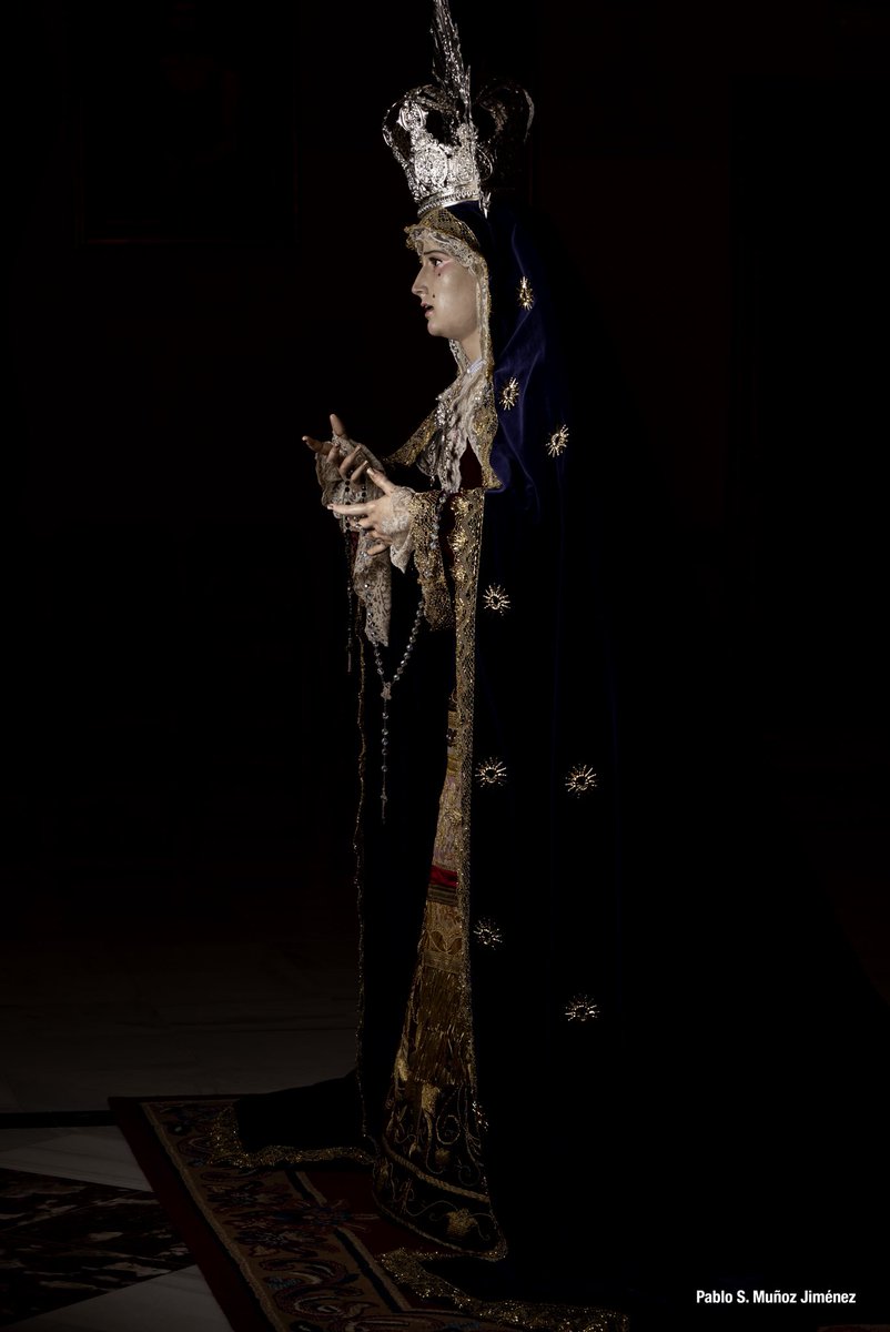 Mayo, mes de la virgen.

#CofradiasMLG
#DelBarrioparaelBarrio 

📸 Pablo Muñoz Fotografía