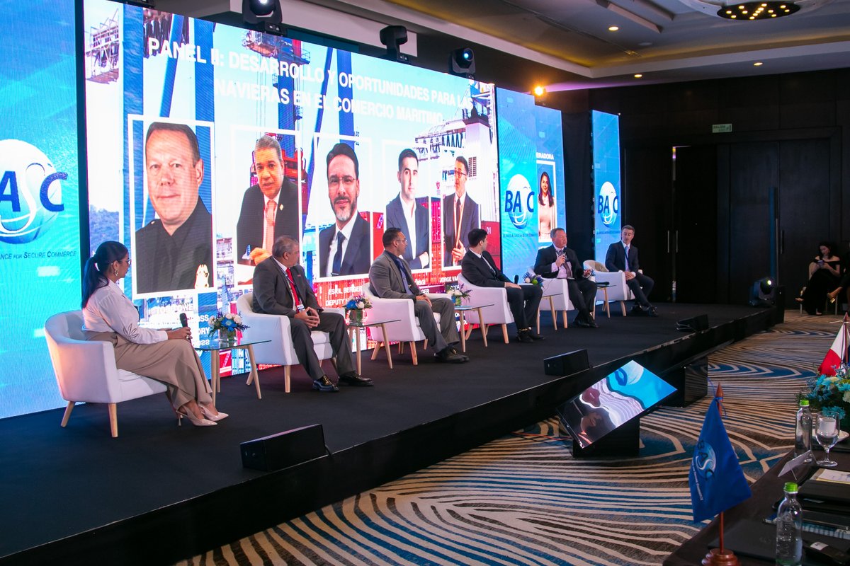 Momentos valiosos que vivimos durante nuestro Foro Internacional #BASCPanamá.
Reconocimos a importantes figuras que hacen posible el desarrollo de nuestro #HubLogístico de las Américas,  y contamos que valiosos aportes en cada uno de los paneles llevados a cabo #BASCForo2025