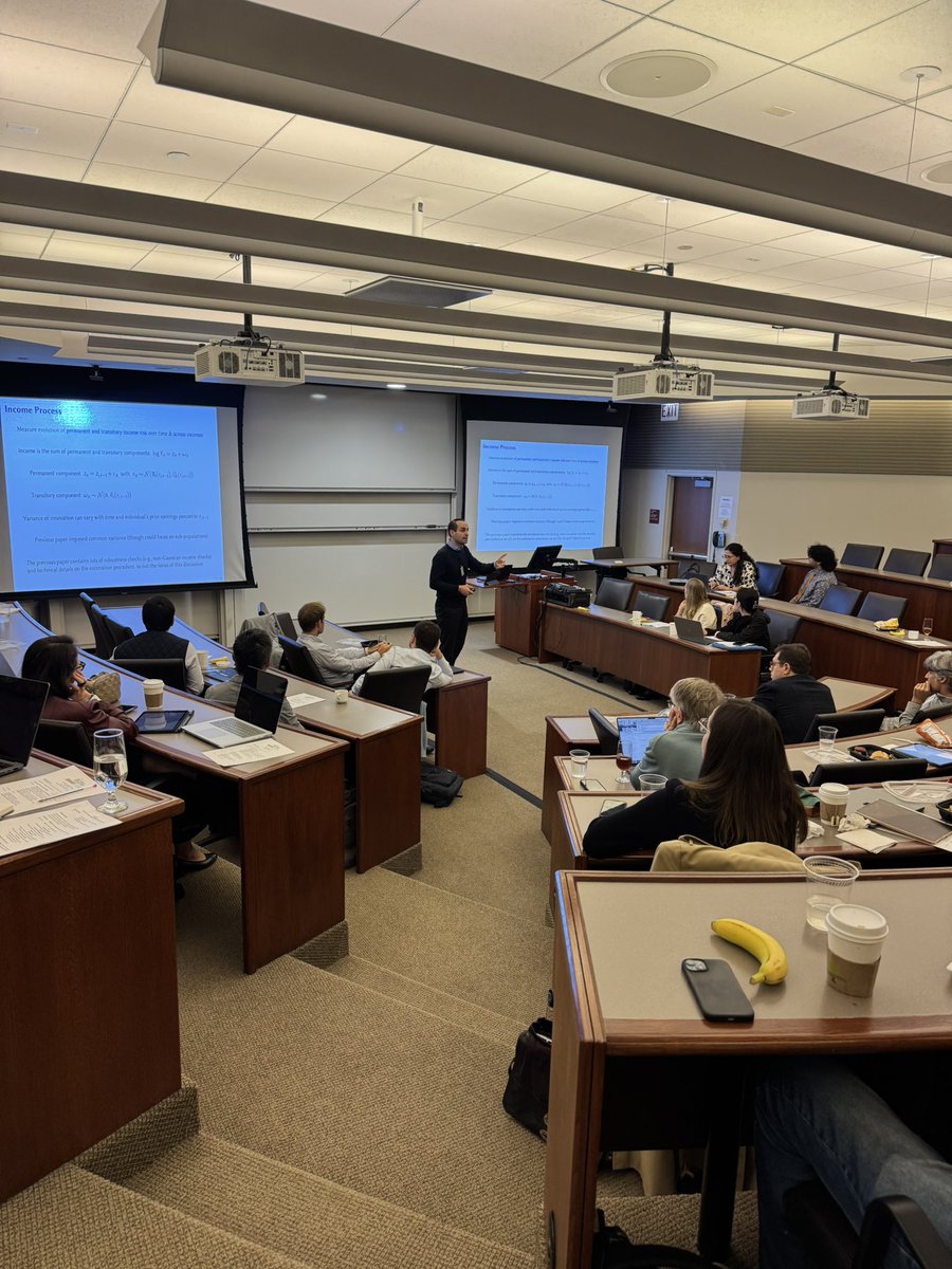 UncertainLars's tweet image. Kicking off Day 1 of our @MFRProgram Frontier Topics in Macro-Finance Conference—organized by my @UChicago colleagues, Yueran Ma, @CarolinPflueger , and myself—with an exciting first session on Monetary Policy and Financial Markets.
#macroeconomics #macrofinance #econtwitter…