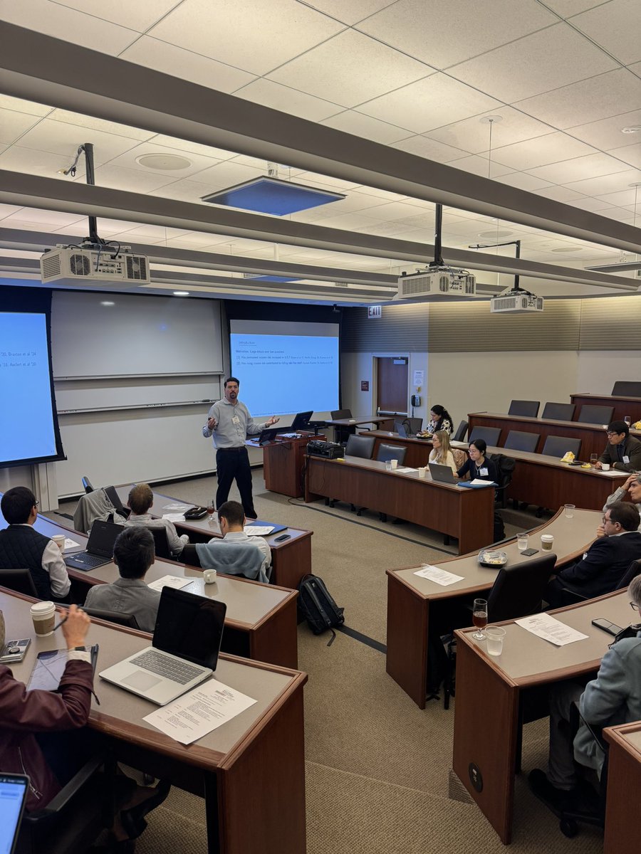 UncertainLars's tweet image. Kicking off Day 1 of our @MFRProgram Frontier Topics in Macro-Finance Conference—organized by my @UChicago colleagues, Yueran Ma, @CarolinPflueger , and myself—with an exciting first session on Monetary Policy and Financial Markets.
#macroeconomics #macrofinance #econtwitter…