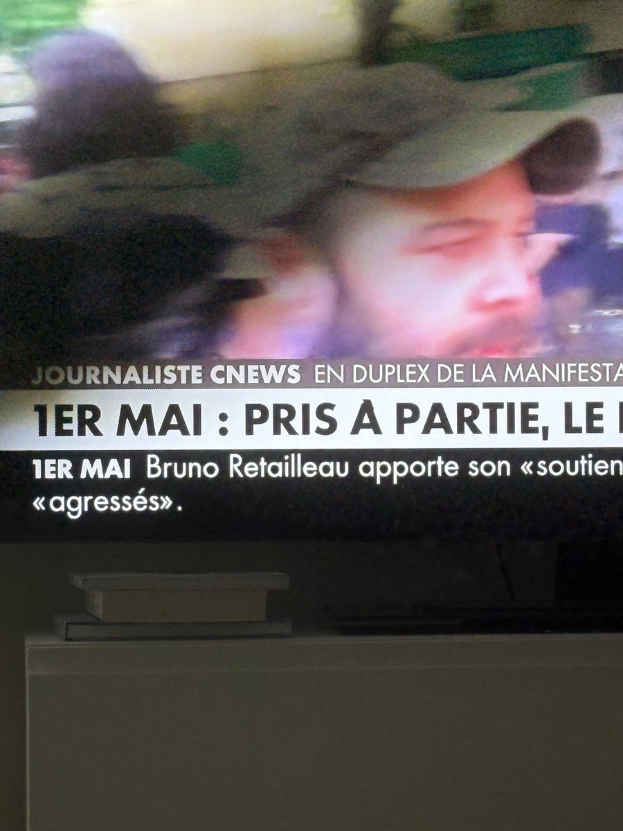 pierreberat's tweet image. Heu @CNEWS z’êtes sûrs de l’orthographe ?
Le doute m’habite !😜

#Guedj #PS

lefigaro.fr/langue-francai…