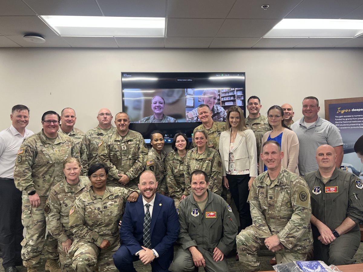 Wrapping up the school year! #LipscombLPS TN Guard cohort presented their policy proposals at the Capstone Symposium this week to conclude their master's degree journey! Congratulations!
#WhereTNturnsforLeadership #LipscombSPP