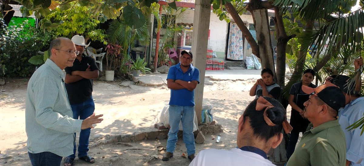 fifodepi's tweet photo. 🐟 El FIFODEPI visitó a acuacultores de Tletama, Temixco, para compartir programas de apoyo y fortalecer el desarrollo del sector acuícola en la región. Seguimos impulsando la economía local. 💼🌱 #LaTierraQueNosUne #GobiernoDeTerritorio https://t.co/un0g9e58Mu