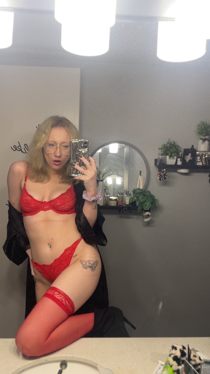 NEW FULL NUDITY ON onlyfans.com/mattiemonroe #nsfwtwtًً #nsfwtwtًًًٌٌٍِّ