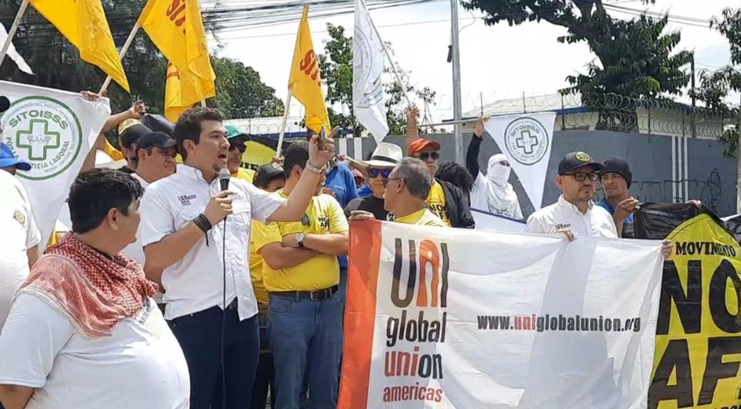 #PrimeroDeMayo #DiaInternacionalDelTrabajo

SITRAFOSVI se suma a las luchas por la reivindicación de la clase trabajadora.

Así también, por la Nacionalización de las pensiones, bajo un sistema de reparto y solidario.

En El Salvador decimos #NoMasAFP

<a href="/uniamericas/">UNI Américas</a>