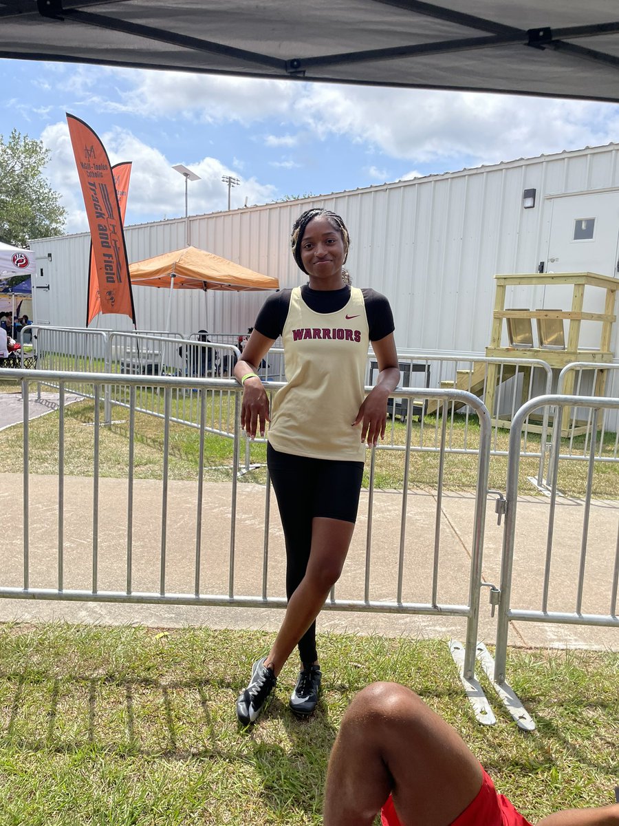 Russell County High School Track & Field (@rcwarriorstrack) on Twitter photo Kayla Williams prepares for girls 6A Girls triple jump…
#RunningWarriors🏅 
#RcTrackandField🎽 
#OnTheRoad2State🏆 Kayla Williams prepares for girls 6A Girls triple jump…
#RunningWarriors🏅 
#RcTrackandField🎽 
#OnTheRoad2State🏆