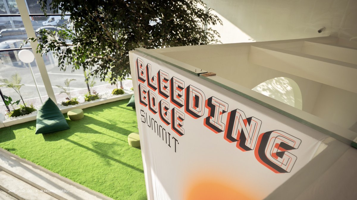 Shubham Tuteja • Jade tweet media