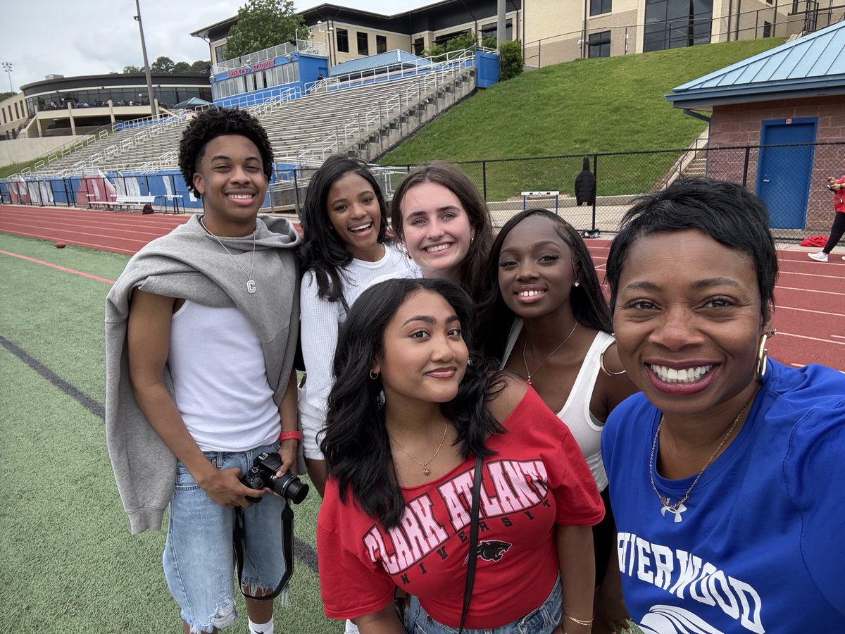 Kindra Smith, Ed. D. (@ricsprincipal) on Twitter photo What a fun time at our Senior Celebration event! Thank you <a href="/Riverwood_PTSA/">Riverwood_PTSA</a> for making the moment so very special. What a fun time at our Senior Celebration event! Thank you <a href="/Riverwood_PTSA/">Riverwood_PTSA</a> for making the moment so very special.