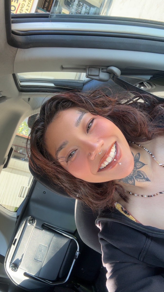 goddessokanee's tweet photo. MORNINGGGG LOOKING FOR A SUGAR DADDY TO PAY MY BILLS 😇☀️ https://t.co/oAAkVB6mXB