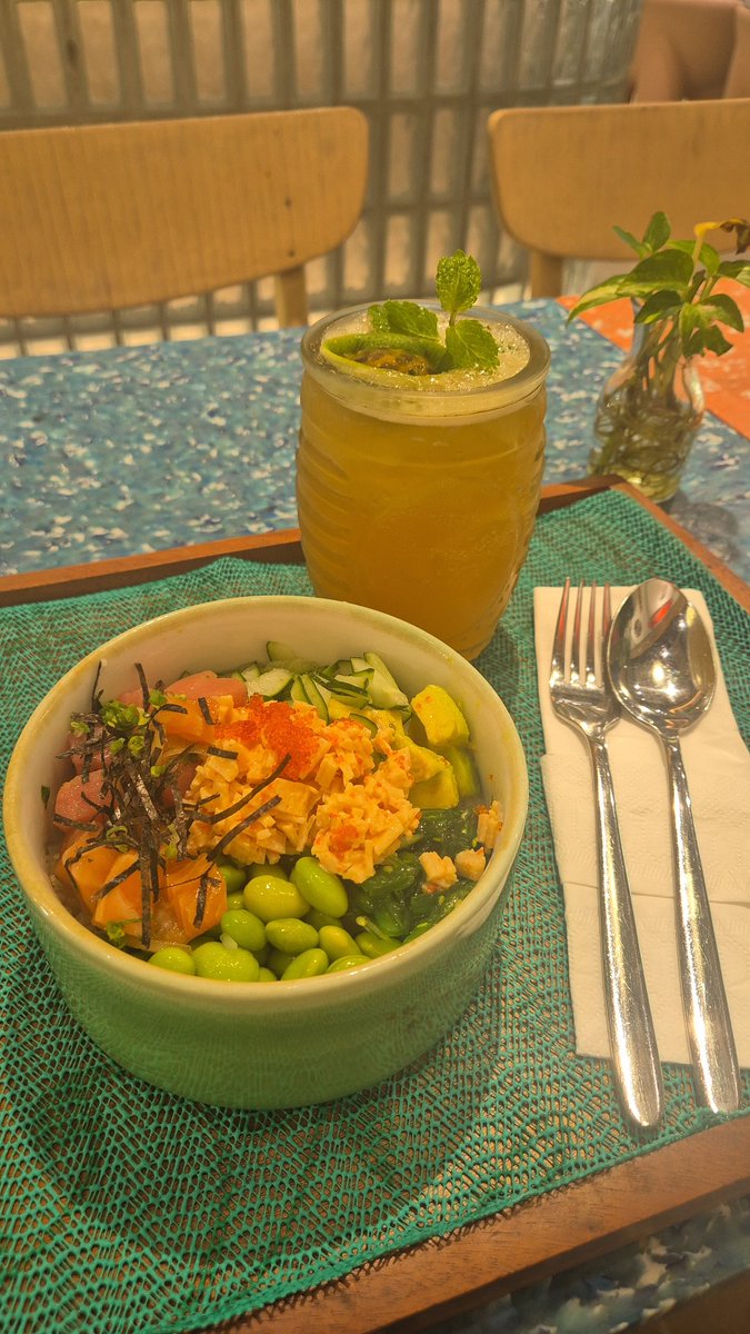 j_juandy's tweet image. Escort officials turning a slow response lady to fast response tourist guide 🤭 #worklyfe 
Became anak #JakSel for two weeks