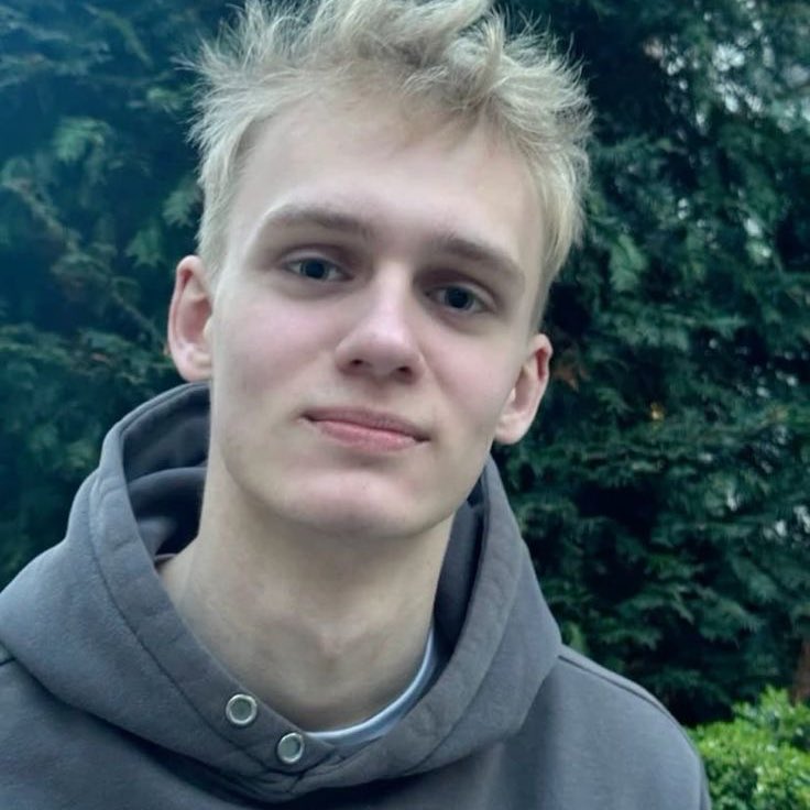 Alexey Navalny Daily (@anavalnydaily) on Twitter photo 