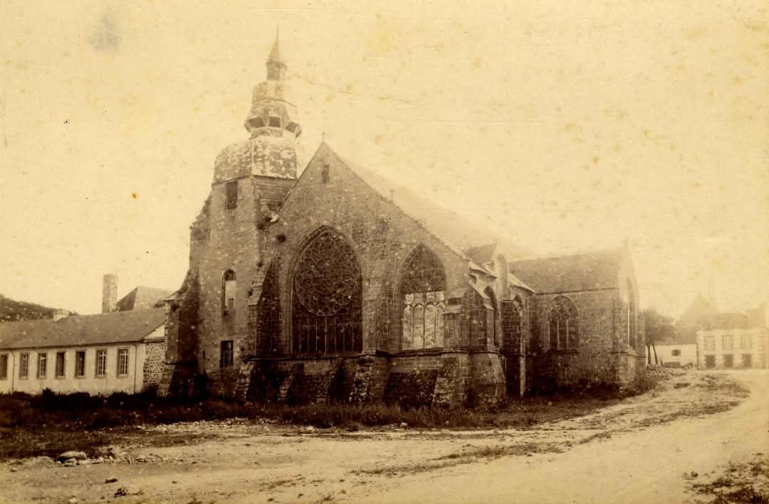L'église des Carmes à Pont l'abbé vers 1900