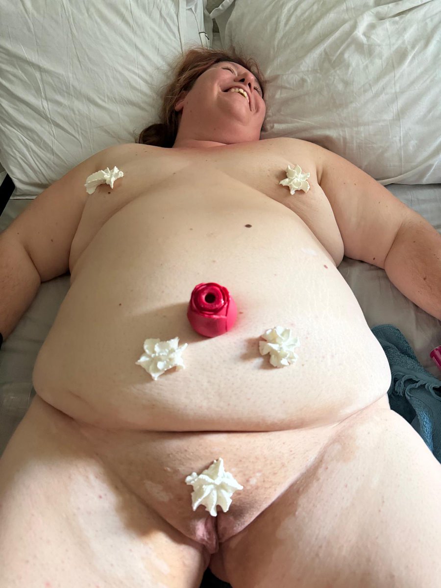 Qui s'est régalé ? Moi !!!
Quel plaisir et qu'elle rigolade 
#plaisir #sexe #curvy <a href="/JoliesFormes8/">Jolies Formes Anais & Thomas 🌹</a>