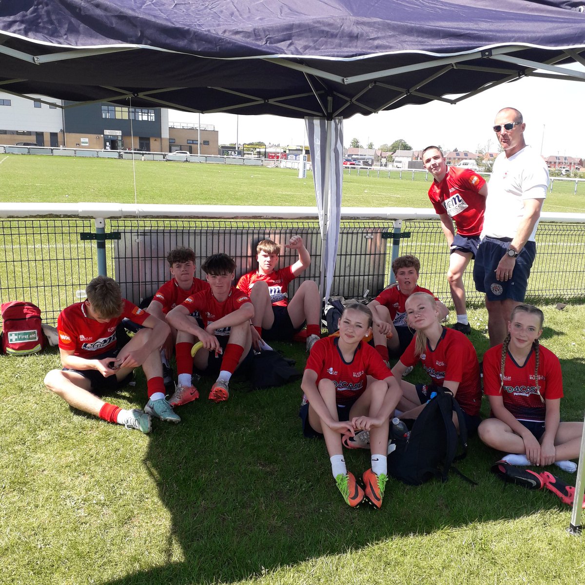 dw_schools's tweet photo. Blue skies &amp; sunshine at South West Region Y9 T1 Schools event today. Teams from across region,taking part. Great 🏉 skills &amp; team work.
Awesome Y12 refs from BWS/ Leweston School. Corsham Sch Y10 Sports Leaders were our brilliant  Event team.
Thanks everyone https://t.co/h8Lv8G1FMR