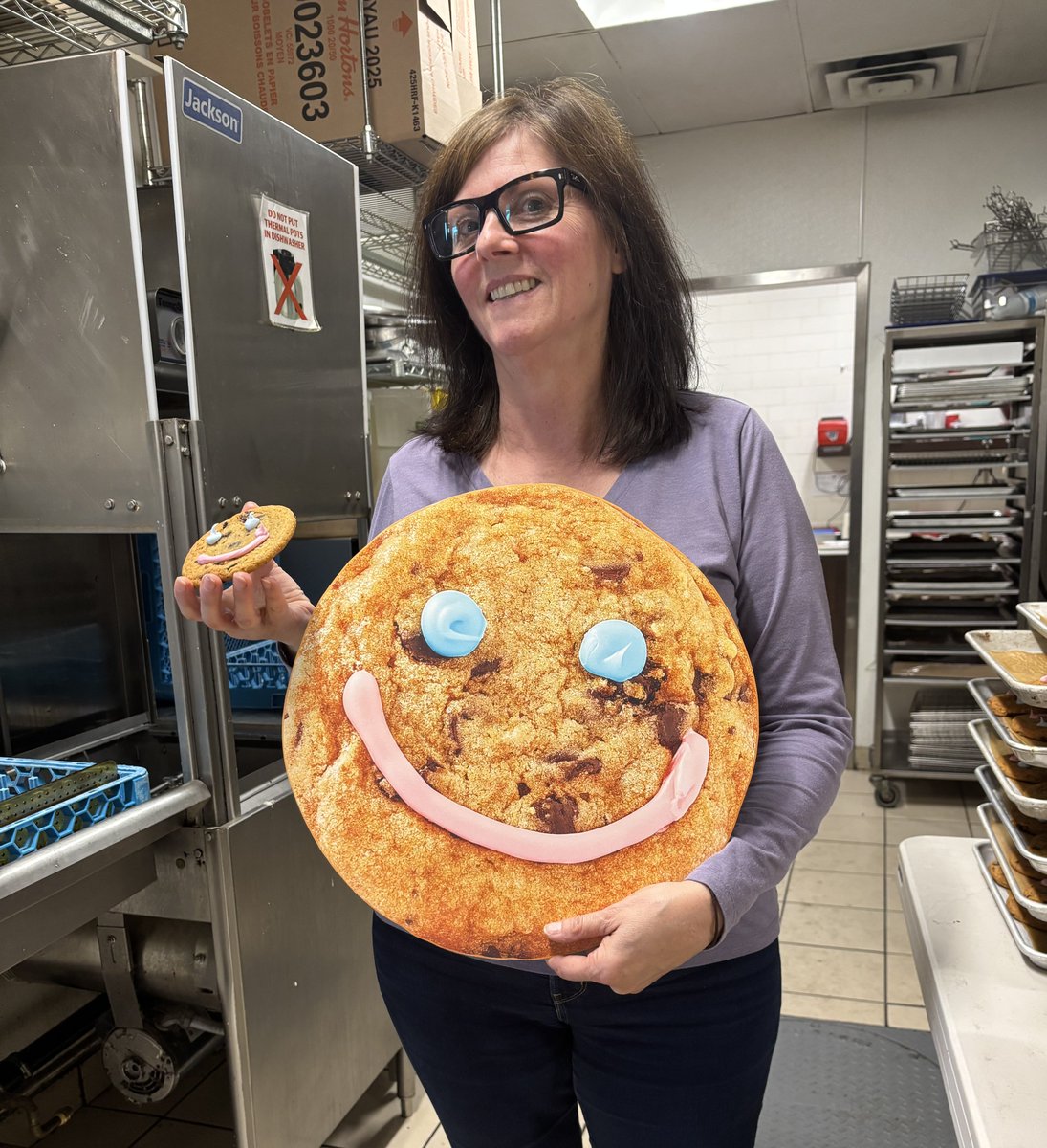 Brant Food For Thought (@brantfft) on Twitter photo Ecole Ste. Marguerite Bourgeoys school secretary Michèle is all smiles at Tim Hortons 1290 Colborne Street E decorating #SmileCookies TY for helping to spread smiles while supporting <a href="/BrantFFT/">Brant Food For Thought</a> & Lansdowne Children's Centre! <a href="/cscmonavenir/">Csc MonAvenir</a> #Brantford#SweetSupport
#SmileCookieWeek Ecole Ste. Marguerite Bourgeoys school secretary Michèle is all smiles at Tim Hortons 1290 Colborne Street E decorating #SmileCookies TY for helping to spread smiles while supporting <a href="/BrantFFT/">Brant Food For Thought</a> & Lansdowne Children's Centre! <a href="/cscmonavenir/">Csc MonAvenir</a> #Brantford#SweetSupport
#SmileCookieWeek