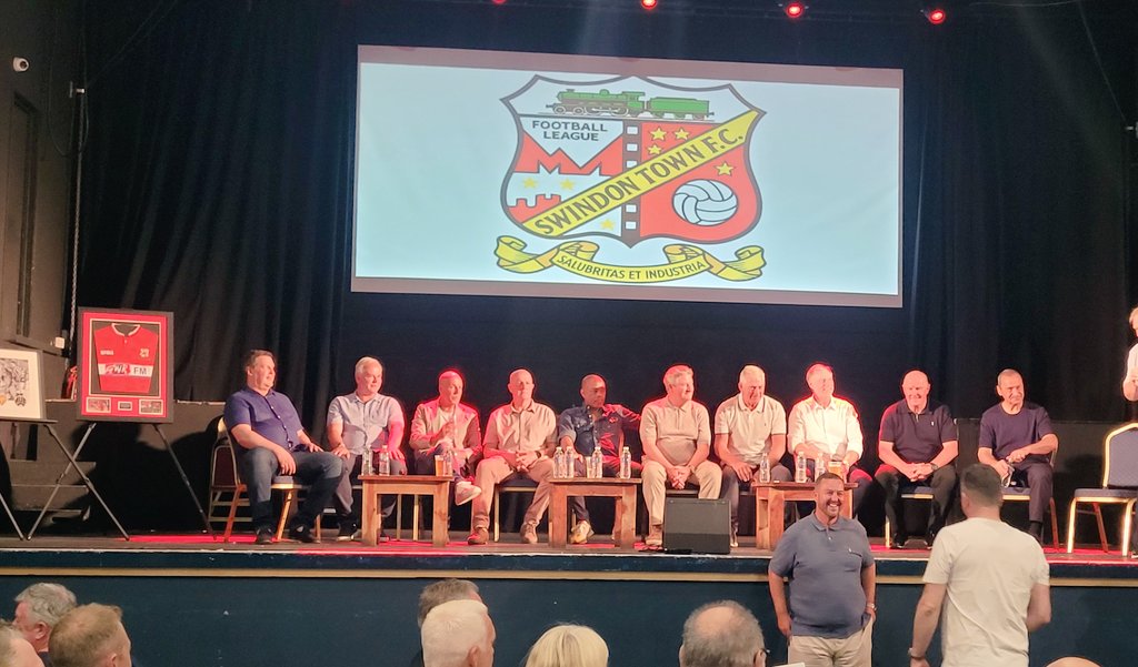 leefer3's tweet image. From left

Digby...Viveash...Hunt...White...Simpson..Kerslake..Jones...Bodin...Shearer...Calderwood 

Legends...#stfc