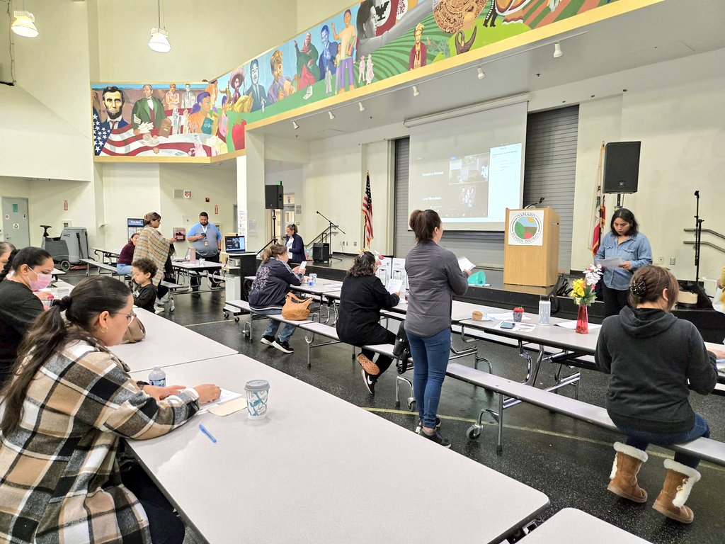 ConsulMexOxn's tweet image. 📚Esta mañana, el equipo de @ConsulMexOxn participó en la reunión #ELAC en la Juan L Soria School (@soriaaztecs) se compartió info sobre los #ServiciosConsulares de #AsistenciaLegal y apoyo #Comunitario disponibles para la comunidad🇲🇽de la Costa Central de California

@r_velascoa
