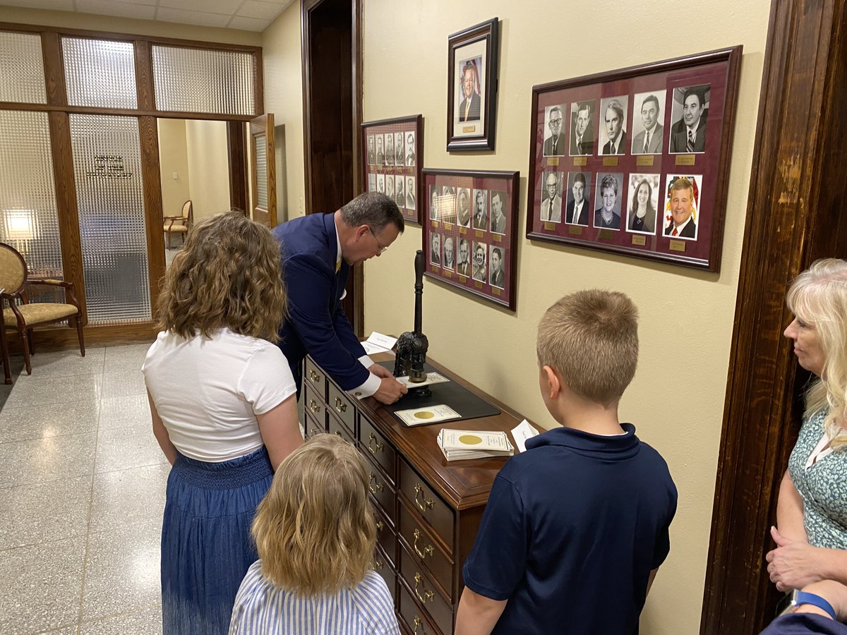 North Elementary School in Monongalia County had students visit the Secretary of State’s Office this week during a tour of the state capitol.  

Secretary Warner took time to meet with the students to talk about his duties as West Virginia’s 31st Secretary of State.