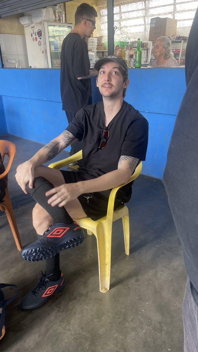 eu e o <a href="/ZeroBadass/">ZeRO</a>, Crescer vendo esse cara é surreal, mais surreal ainda participar do vídeo dele e do <a href="/Calango/">calango</a> <a href="/caioromanooo/">caio romano</a> não consegui tirar foto com vc que ódio 😭😭😭
<a href="/obalela/">balela</a>