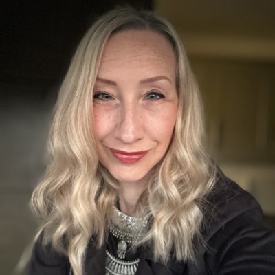 MissHoneybutt's tweet photo. #NewProfilePic https://t.co/DCsyN0rtLk