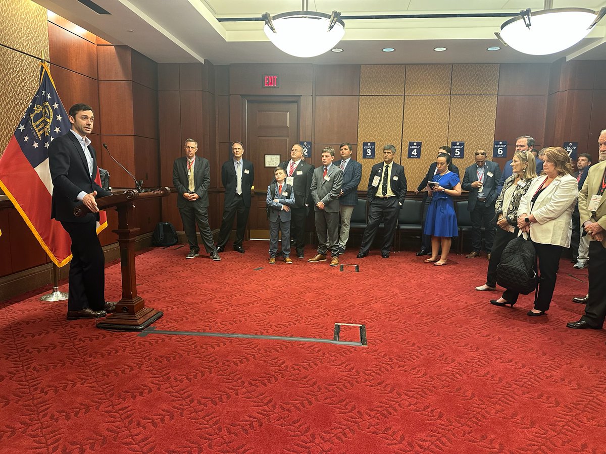 Georgia_EMC's tweet image. EMC leaders visited D.C. for @NRECA’s Legislative Conference, urging Congress to support EMCs by avoiding premature power plant closure, fast-tracking energy infrastructure projects and boosting grid reliability. Thanks to all who met with us! #CoopsOnTheHill #PoweringTomorrow
