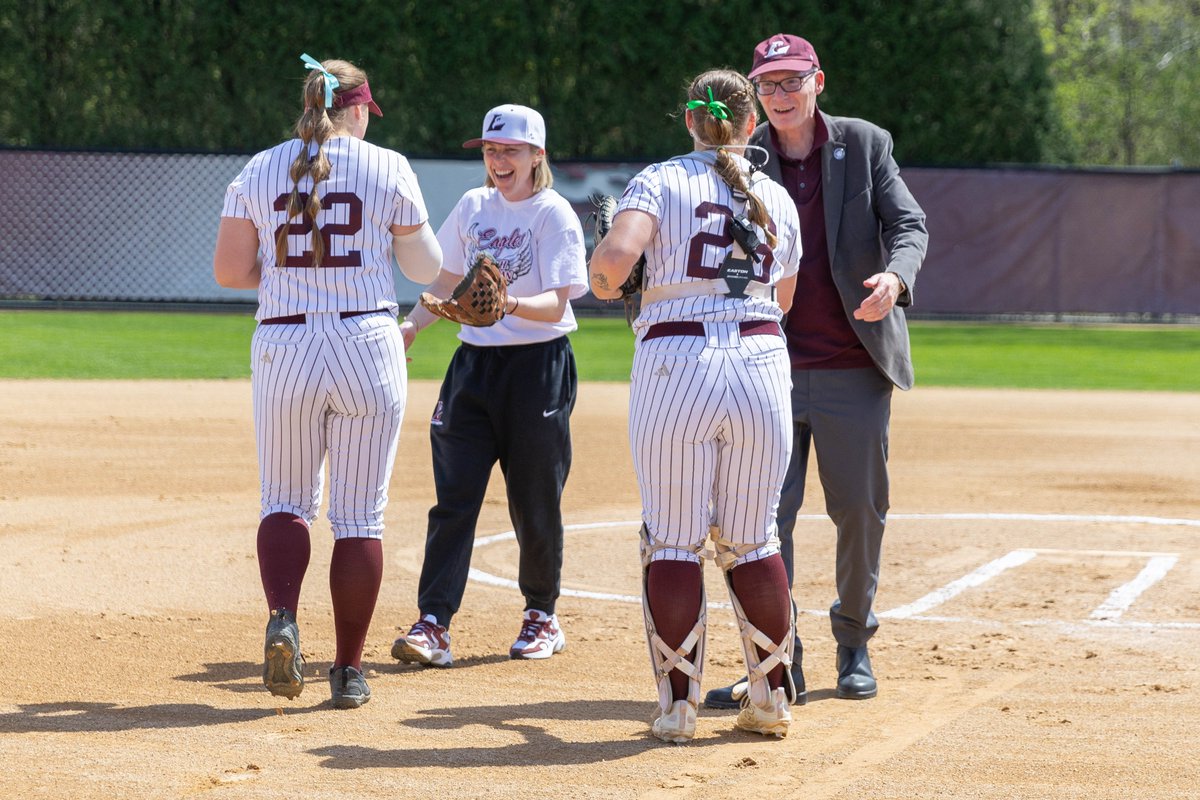 Who throws the best first pitch? Chancellor Beeby and <a href="/UWLEaglesWBB/">UW-La Crosse WBB</a> Head Coach Lonning, obviously. 😎🥎

Thanks to both for helping us kick off yesterday’s <a href="/UWLSOFTBALL/">UWL Softball</a> doubleheader in style!

#AsAnEagle